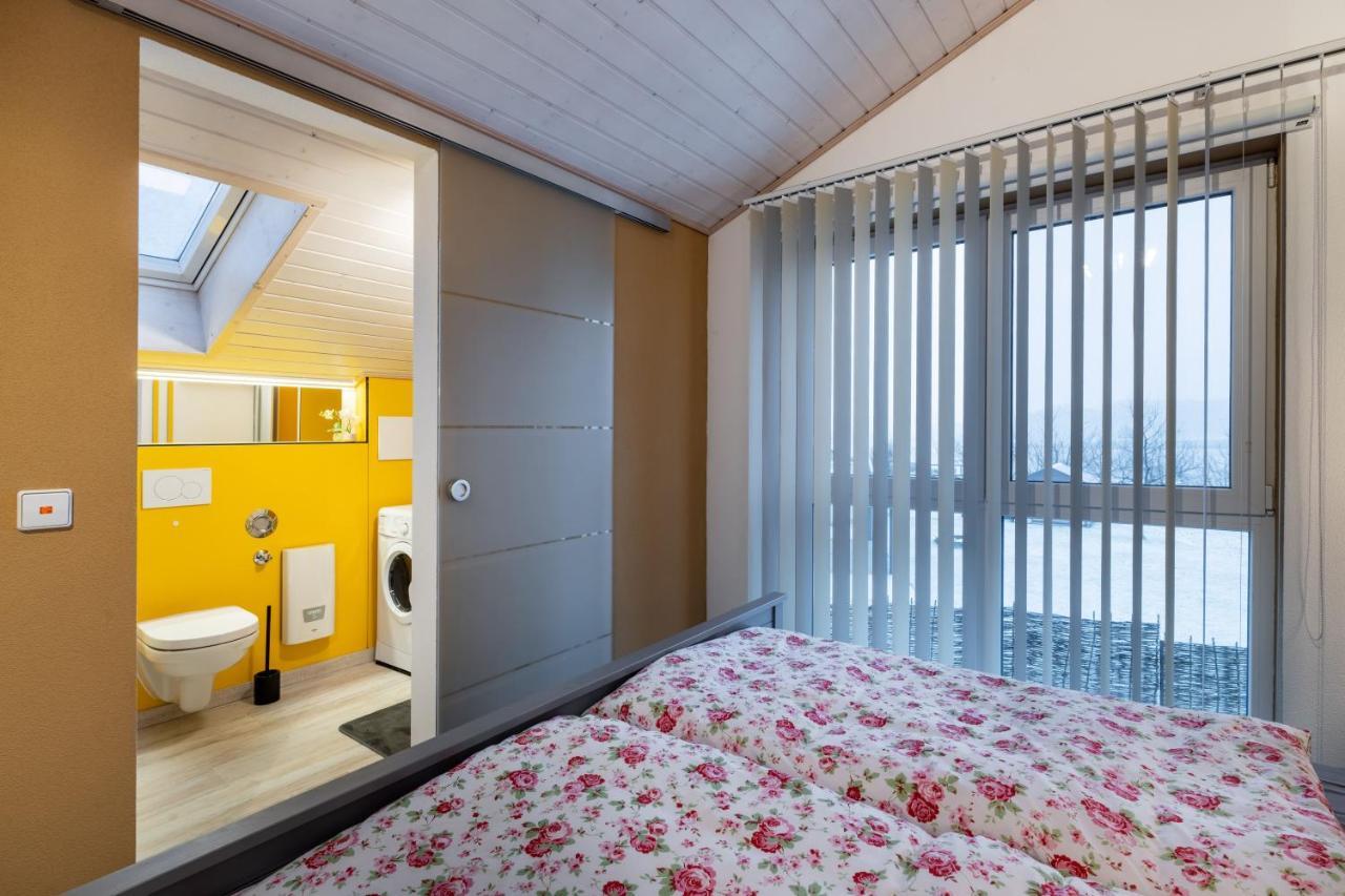 Gemuetliche Ferienwohnung Mit Panoramablick Muttensweiler Eksteriør billede